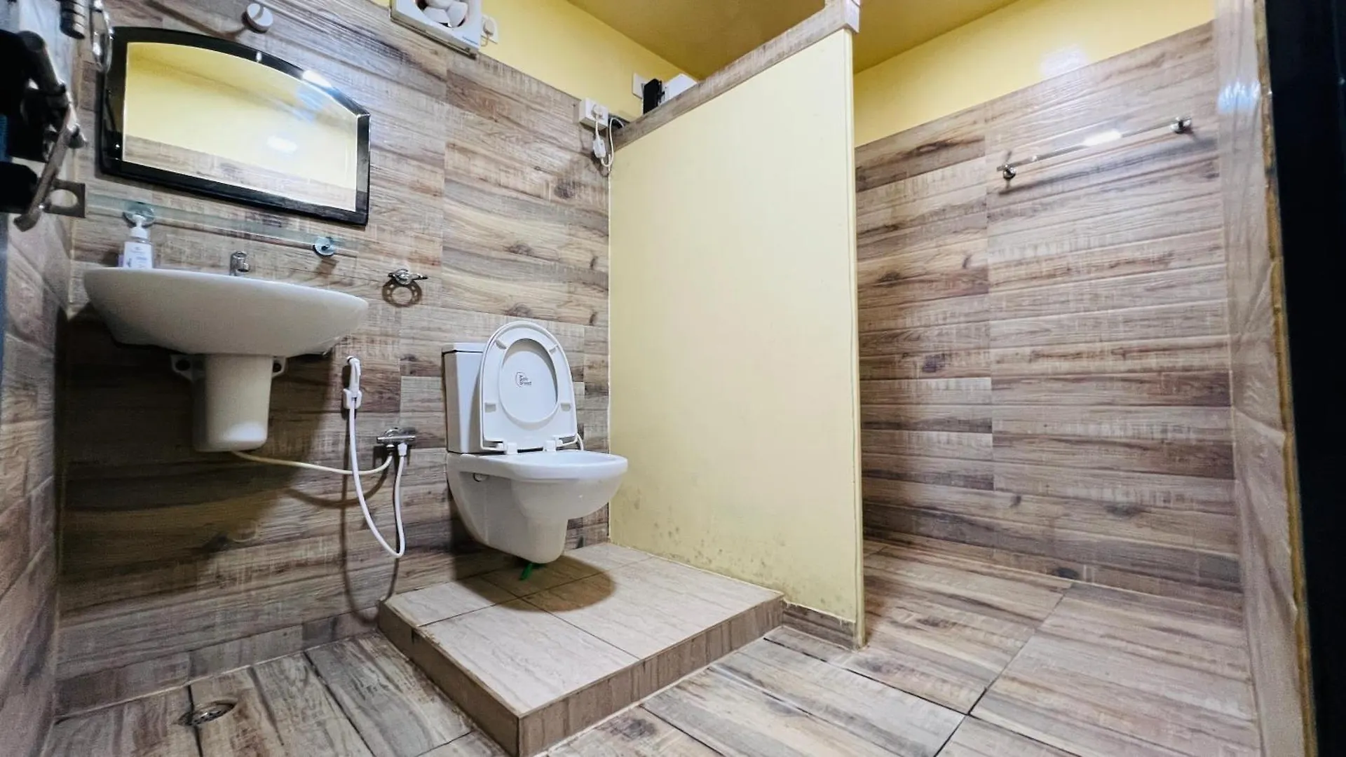 Haydays Farm Stay Ac Container House With Pool Kozhinjampāra
