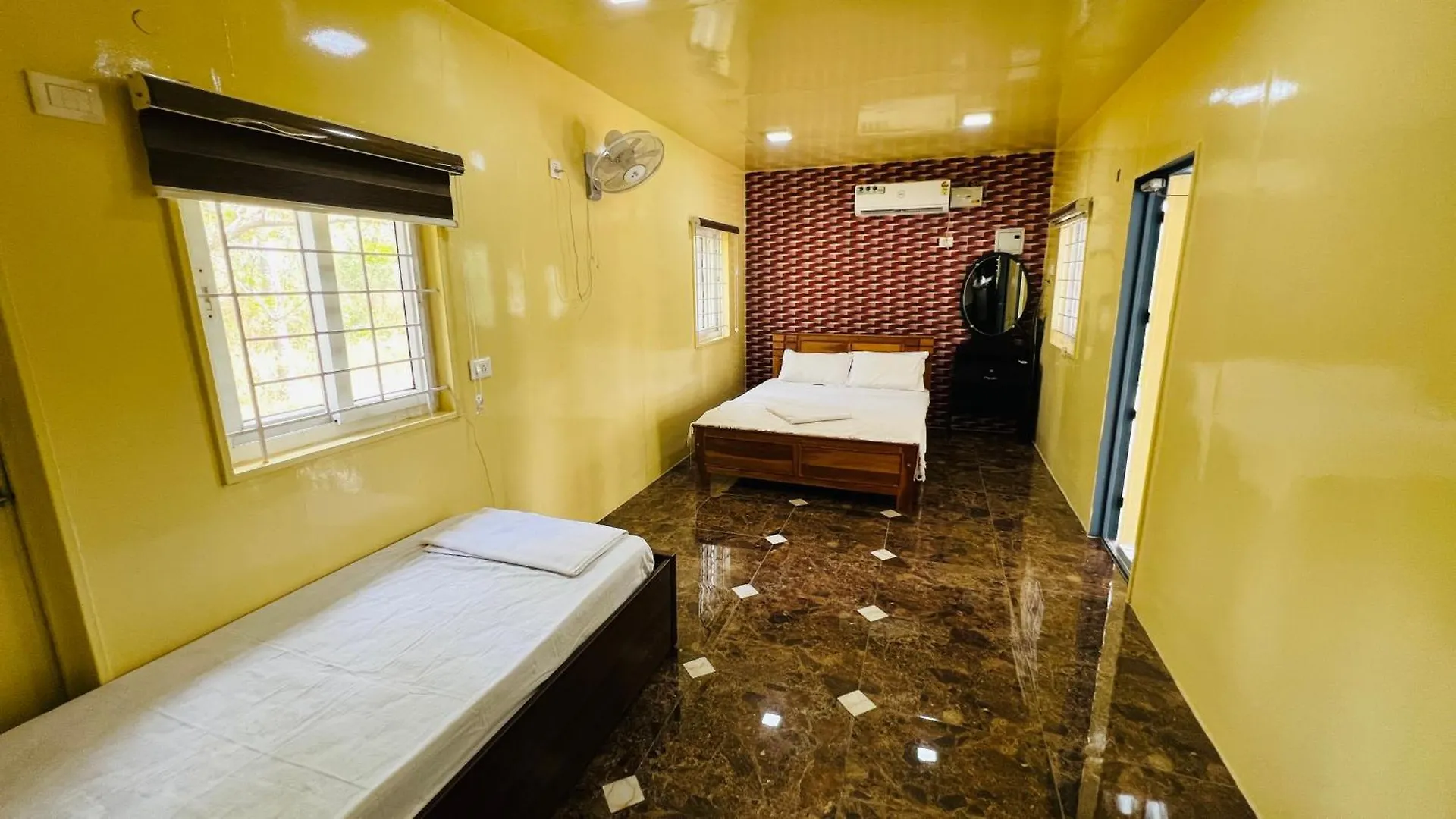 Haydays Farm Stay Ac Container House With Pool Kozhinjampāra 0*,